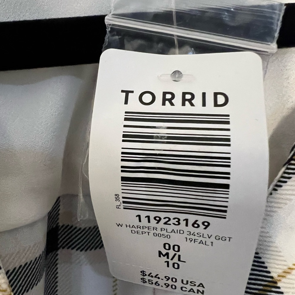 Torrid Woman’s Harper Black and White Plaid Blouse Classic Chic Size is 00 - Picture 4 of 6